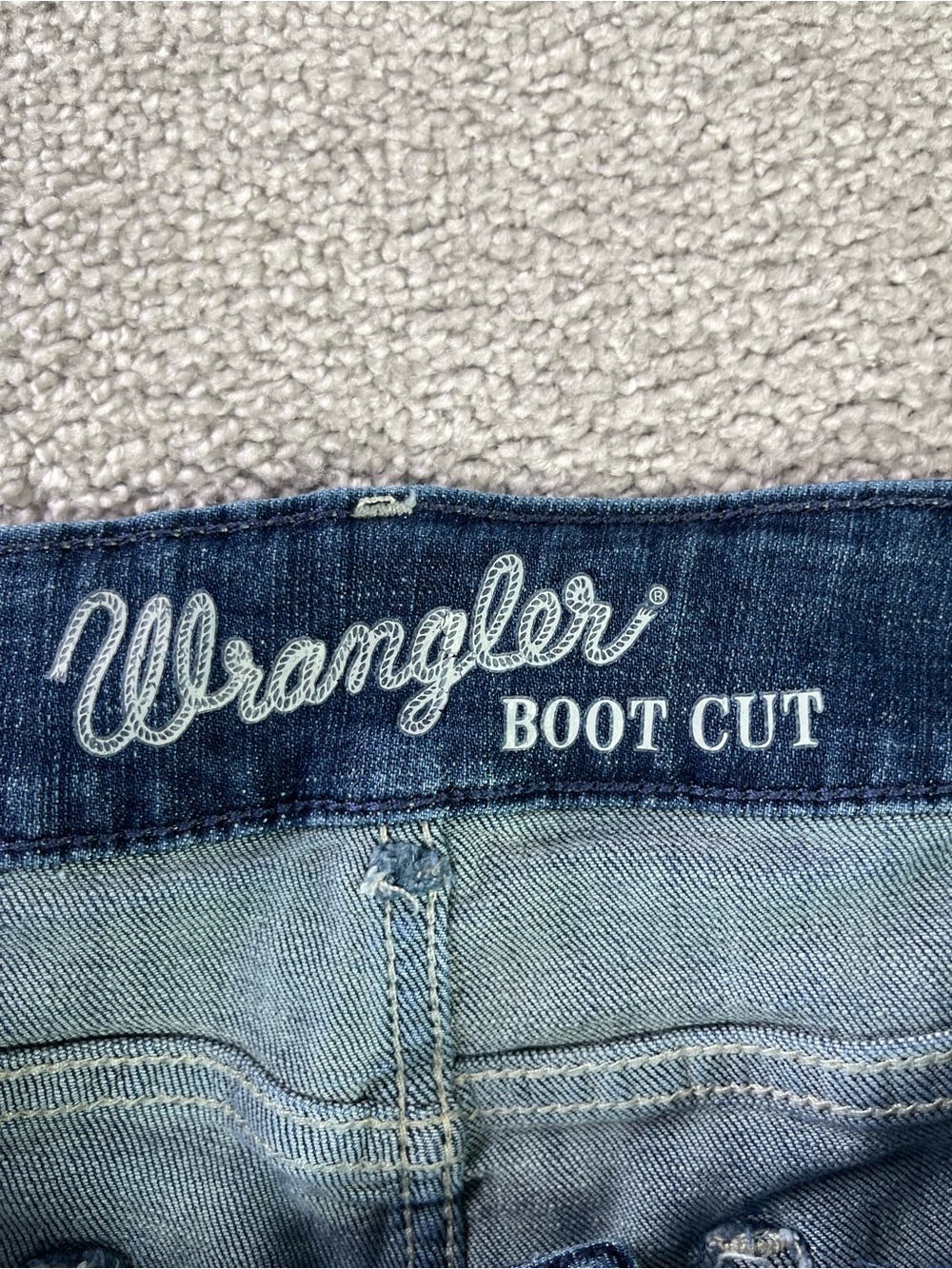 Wrangler Jeans Women’s 11 Blue Boot Cut Low Rise Medium Wash Stretch Western - Picture 3 of 9